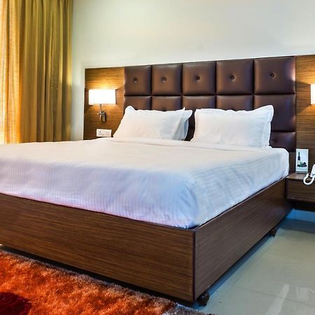 Hotel Saptagiri Hyderabad Bagian luar foto