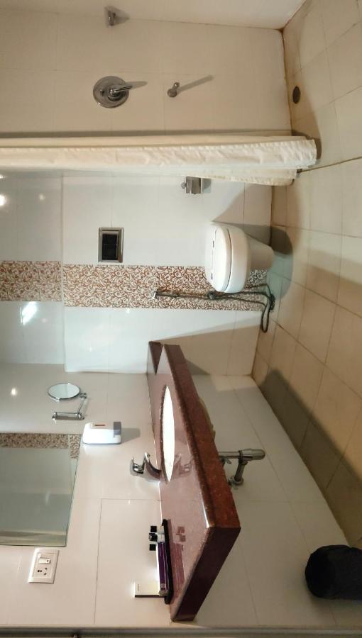 Hotel Saptagiri Hyderabad Bagian luar foto