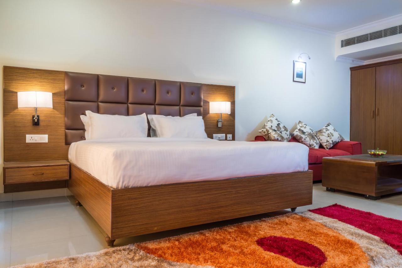 Hotel Saptagiri Hyderabad Bagian luar foto