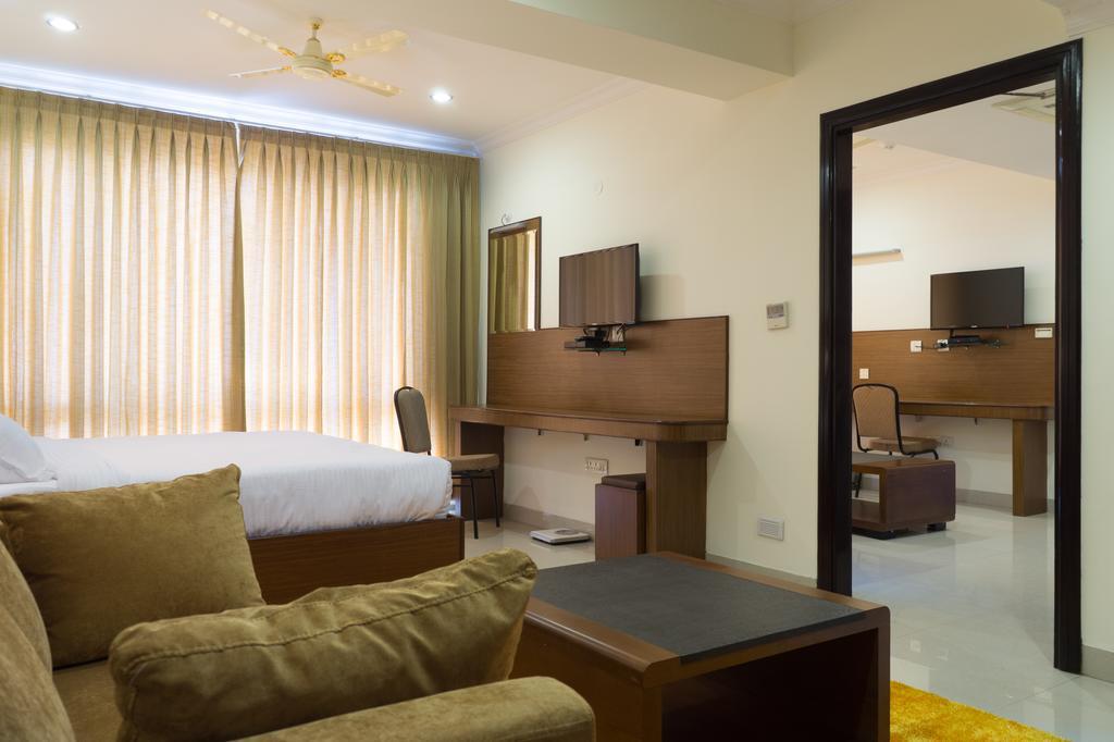 Hotel Saptagiri Hyderabad Bagian luar foto