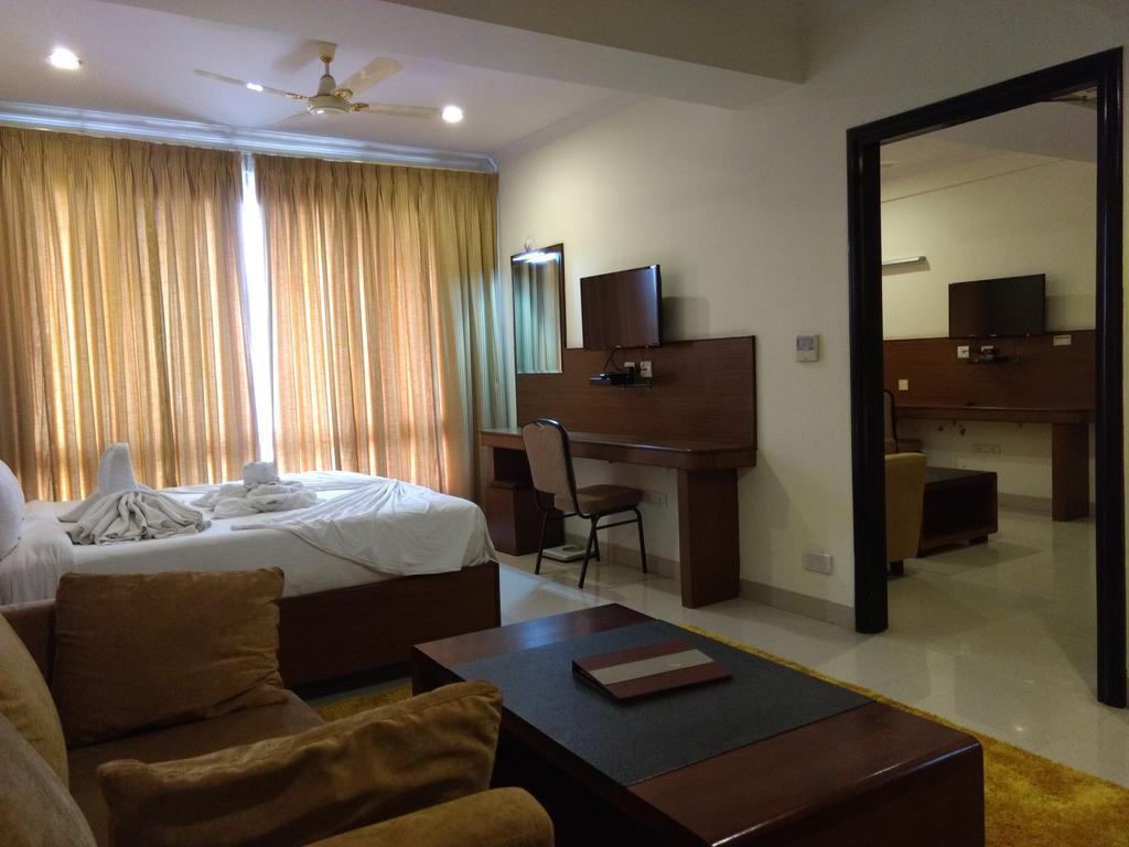 Hotel Saptagiri Hyderabad Bagian luar foto